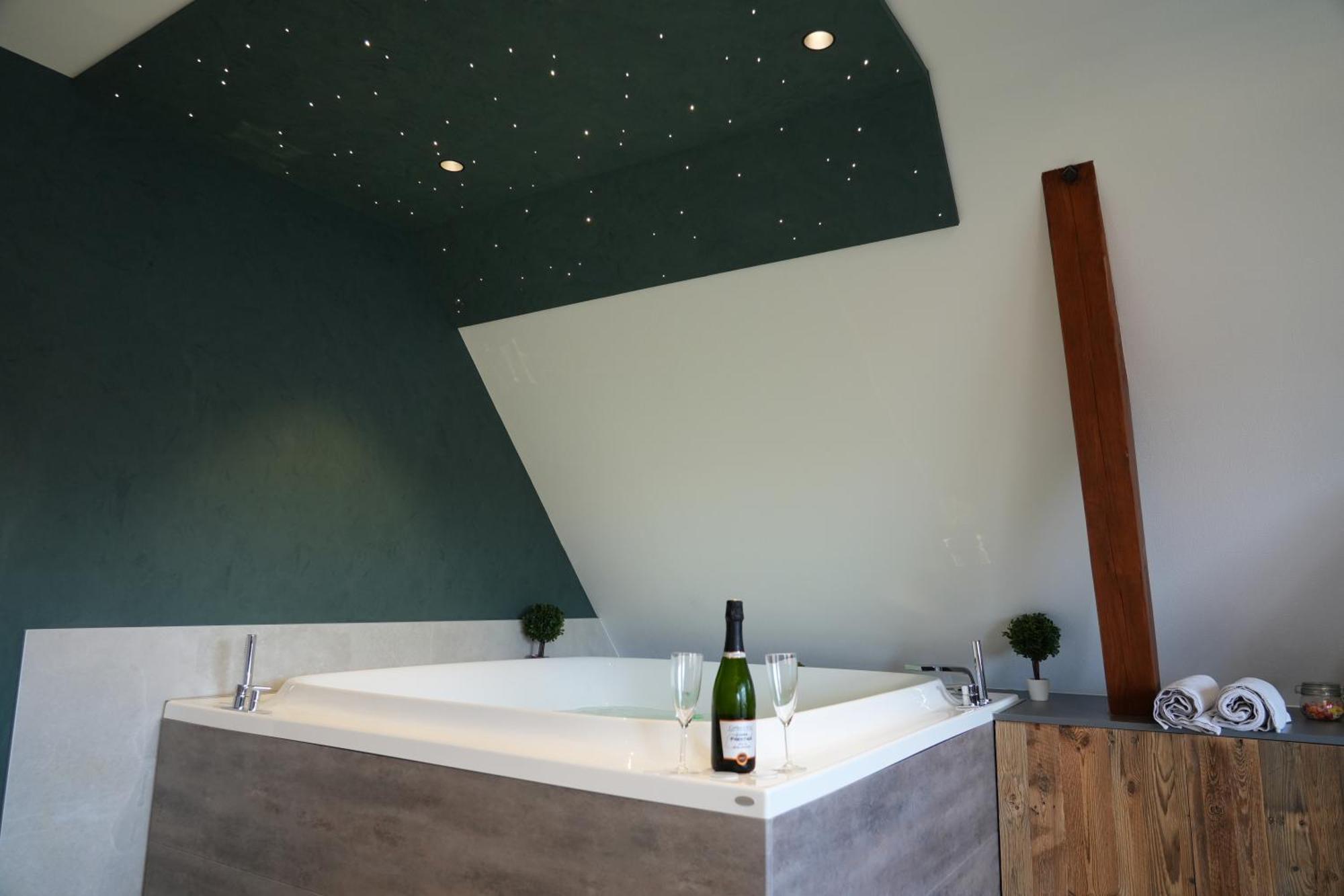 Gite Spa L'Atelier Emile - Spa Privatif - 5 Min Colmar Sainte-Croix-en-Plaine Exteriör bild