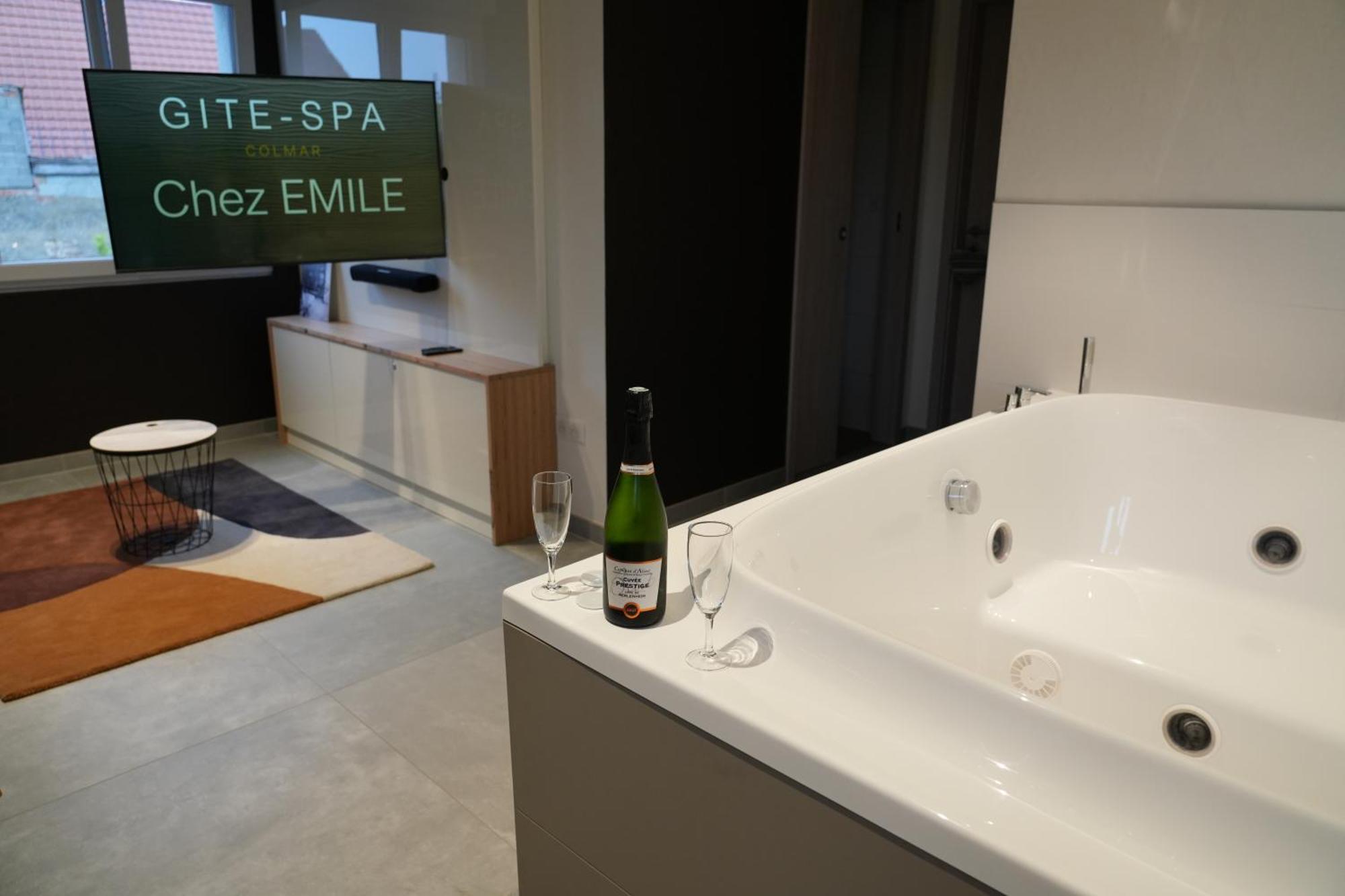 Gite Spa L'Atelier Emile - Spa Privatif - 5 Min Colmar Sainte-Croix-en-Plaine Exteriör bild
