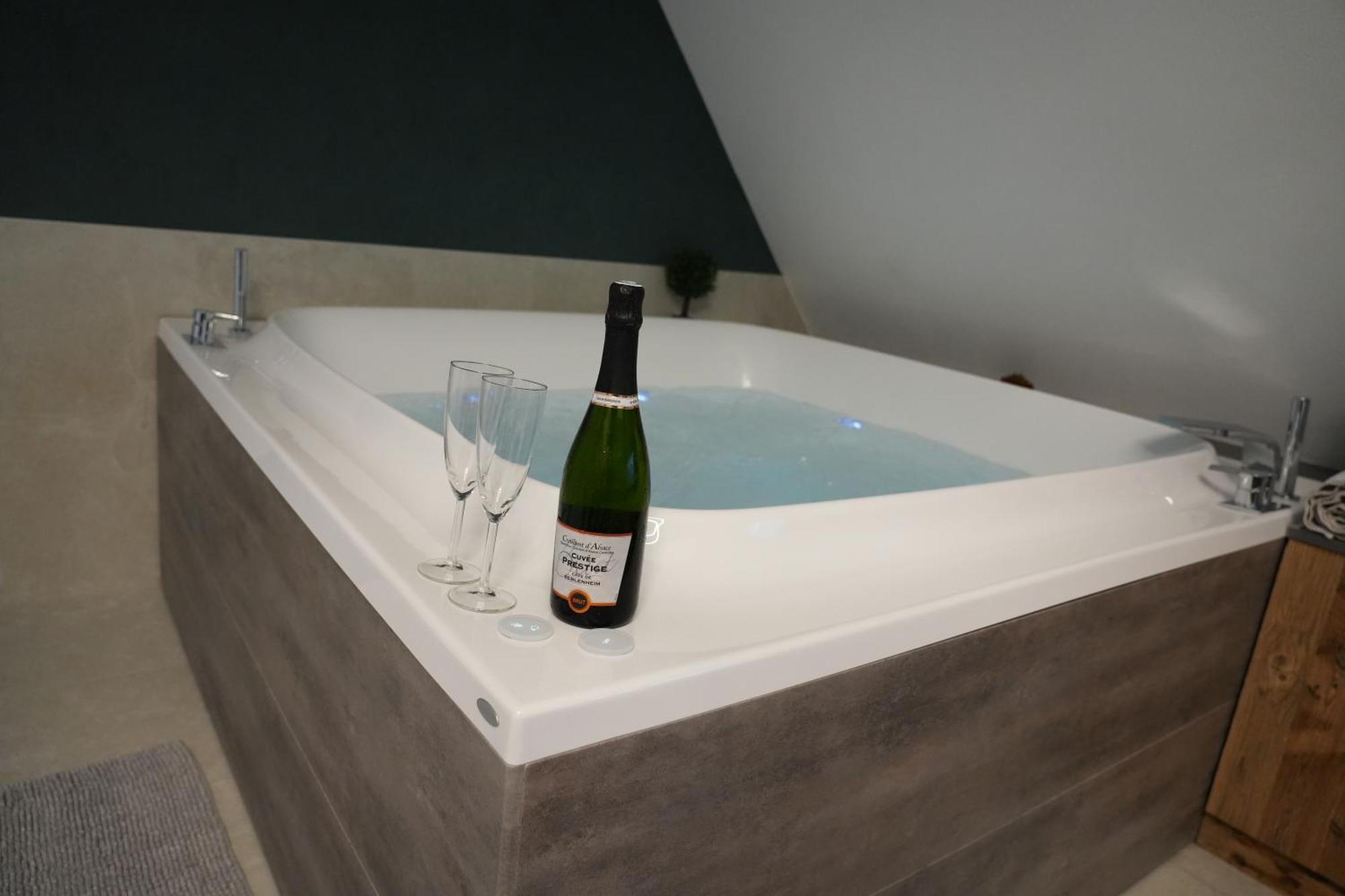 Gite Spa L'Atelier Emile - Spa Privatif - 5 Min Colmar Sainte-Croix-en-Plaine Exteriör bild