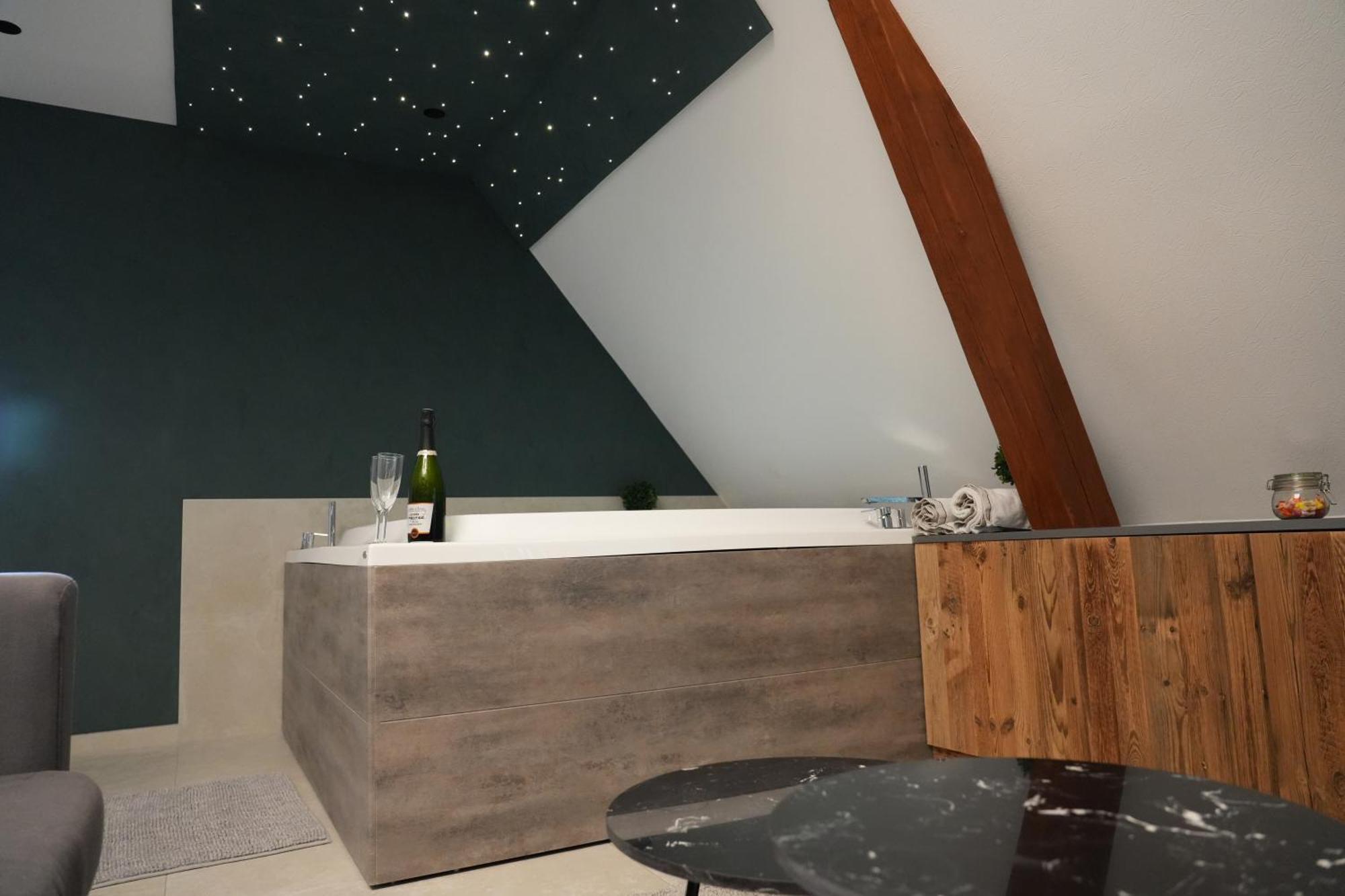 Gite Spa L'Atelier Emile - Spa Privatif - 5 Min Colmar Sainte-Croix-en-Plaine Exteriör bild